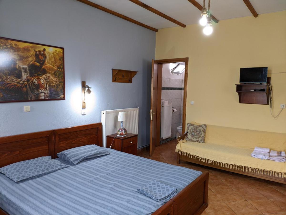 Alexandros Guesthouse Orma Exterior photo